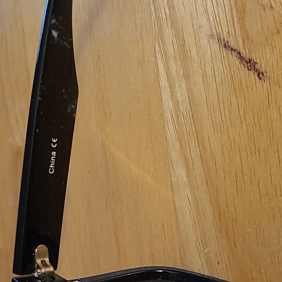 Sunglasses - Picture 2 of 4